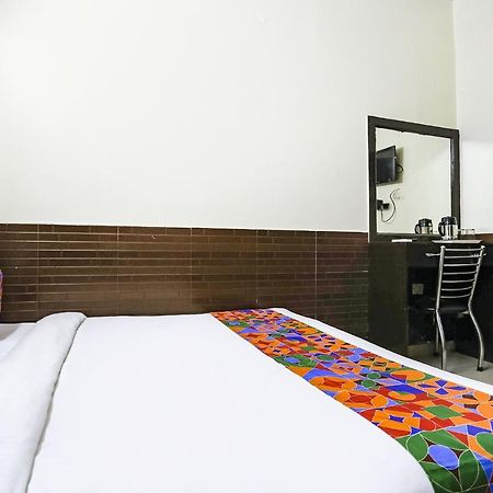Fabhotel The Lazeez New Delhi Extérieur photo