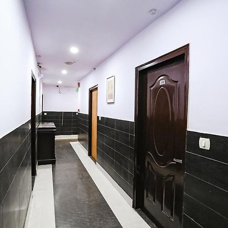 Fabhotel The Lazeez New Delhi Extérieur photo