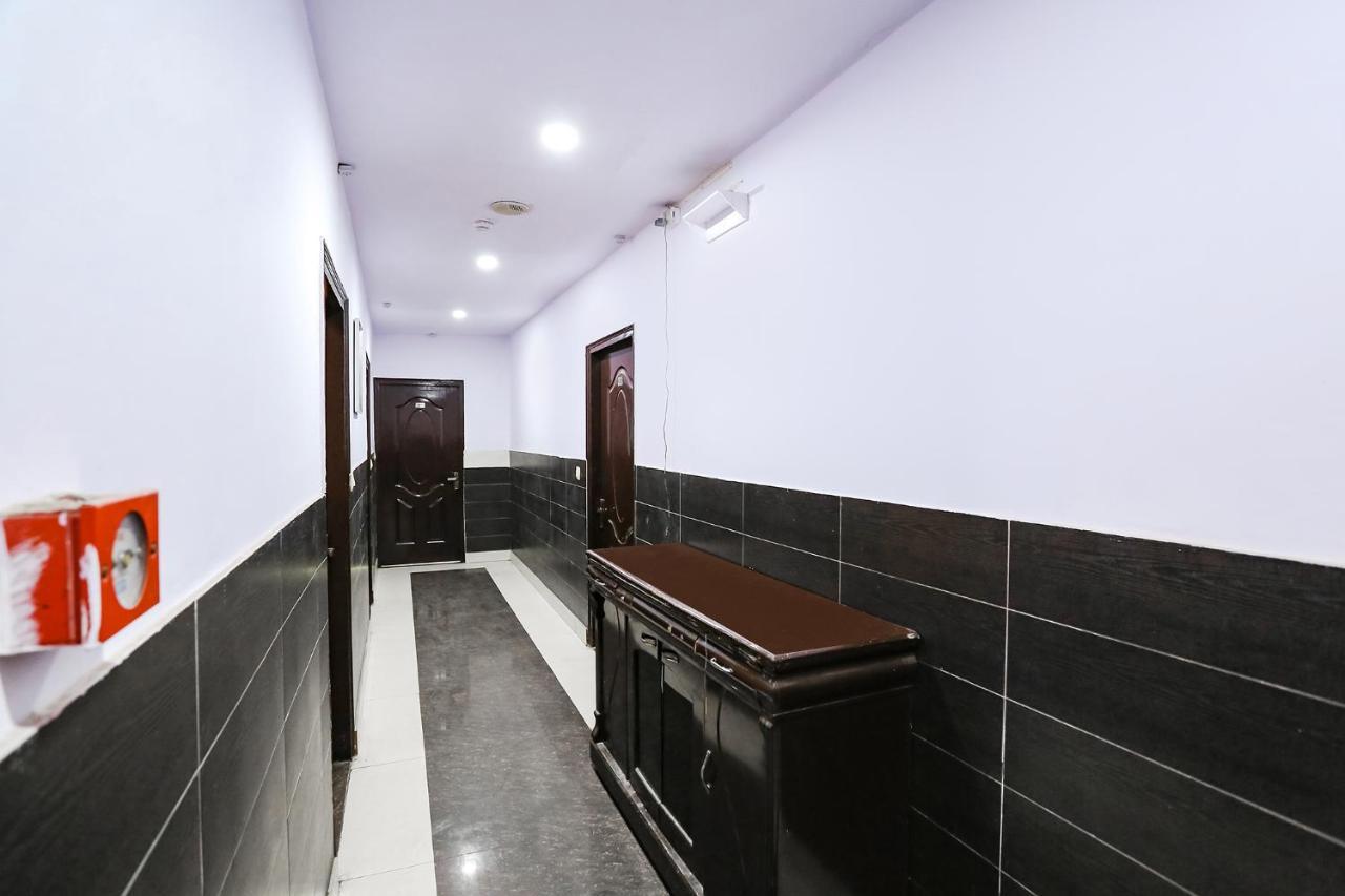 Fabhotel The Lazeez New Delhi Extérieur photo