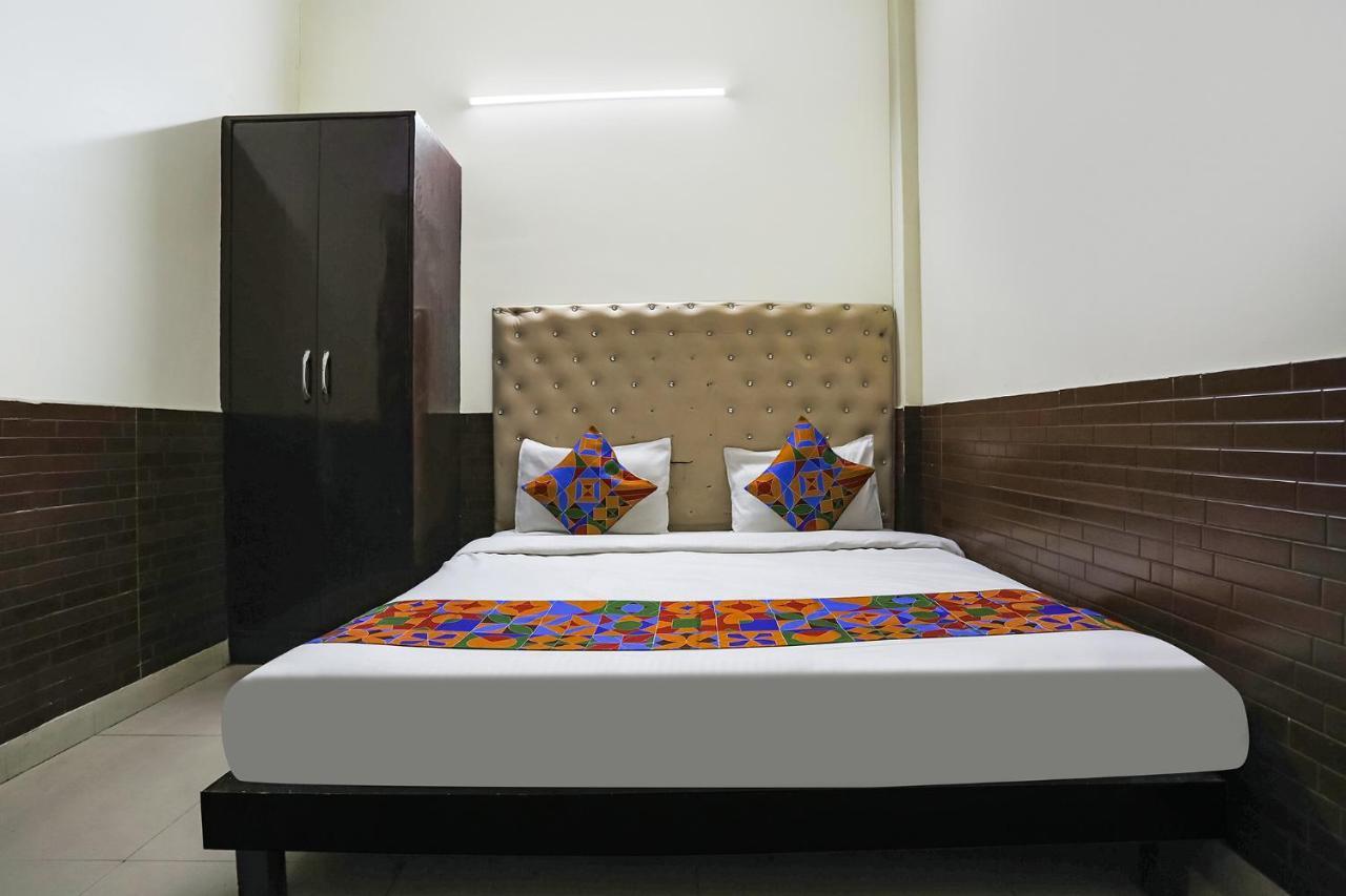 Fabhotel The Lazeez New Delhi Extérieur photo