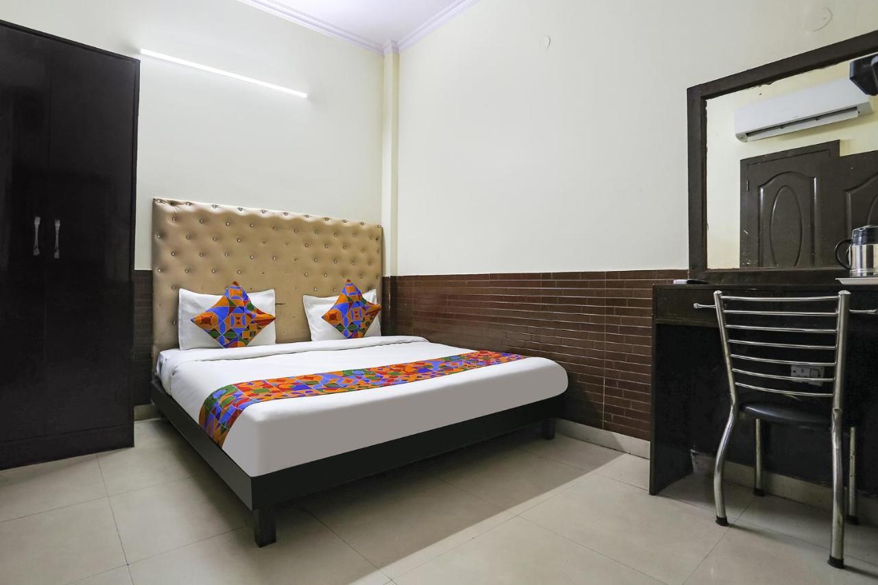 Fabhotel The Lazeez New Delhi Extérieur photo