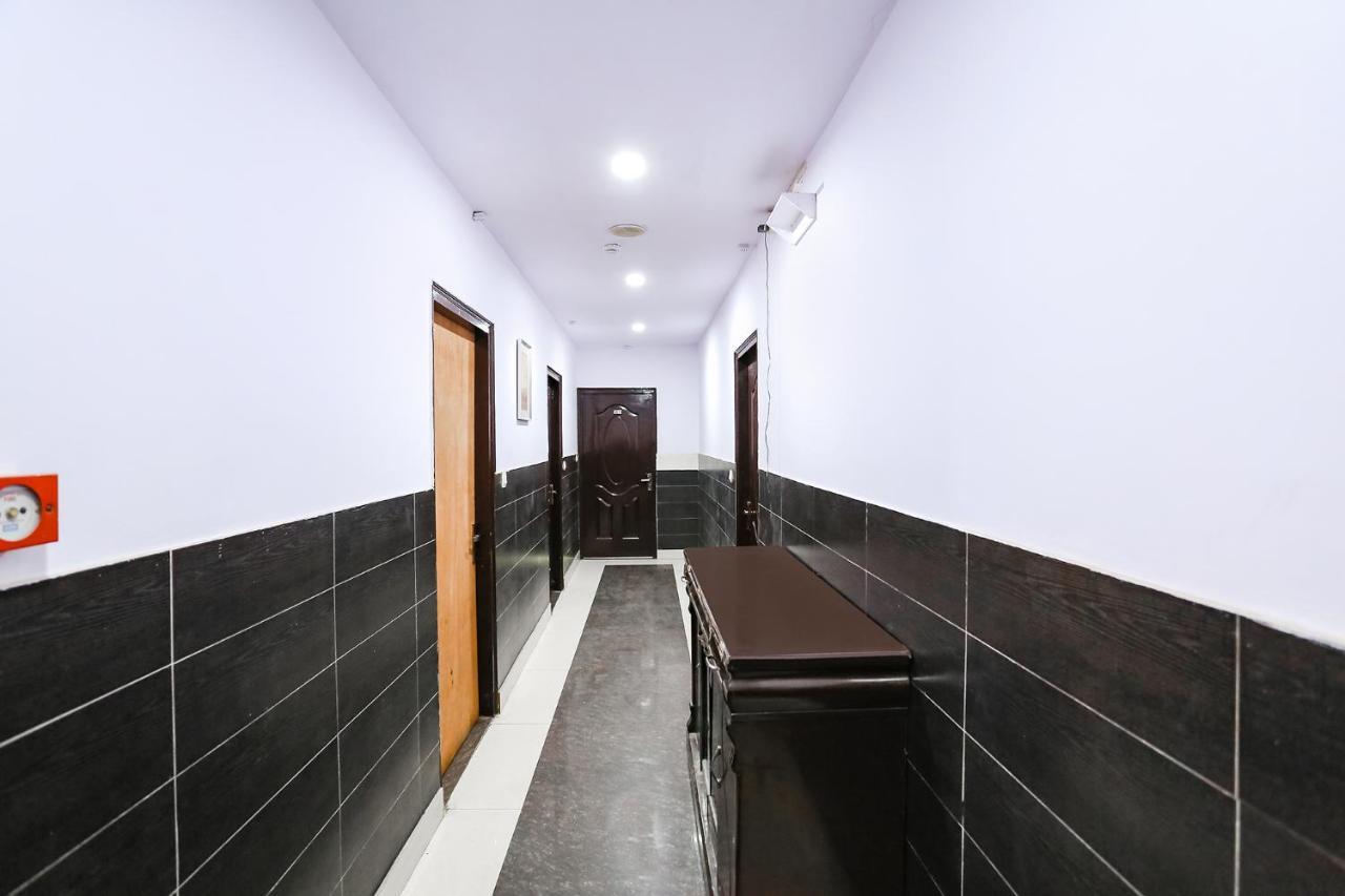 Fabhotel The Lazeez New Delhi Extérieur photo
