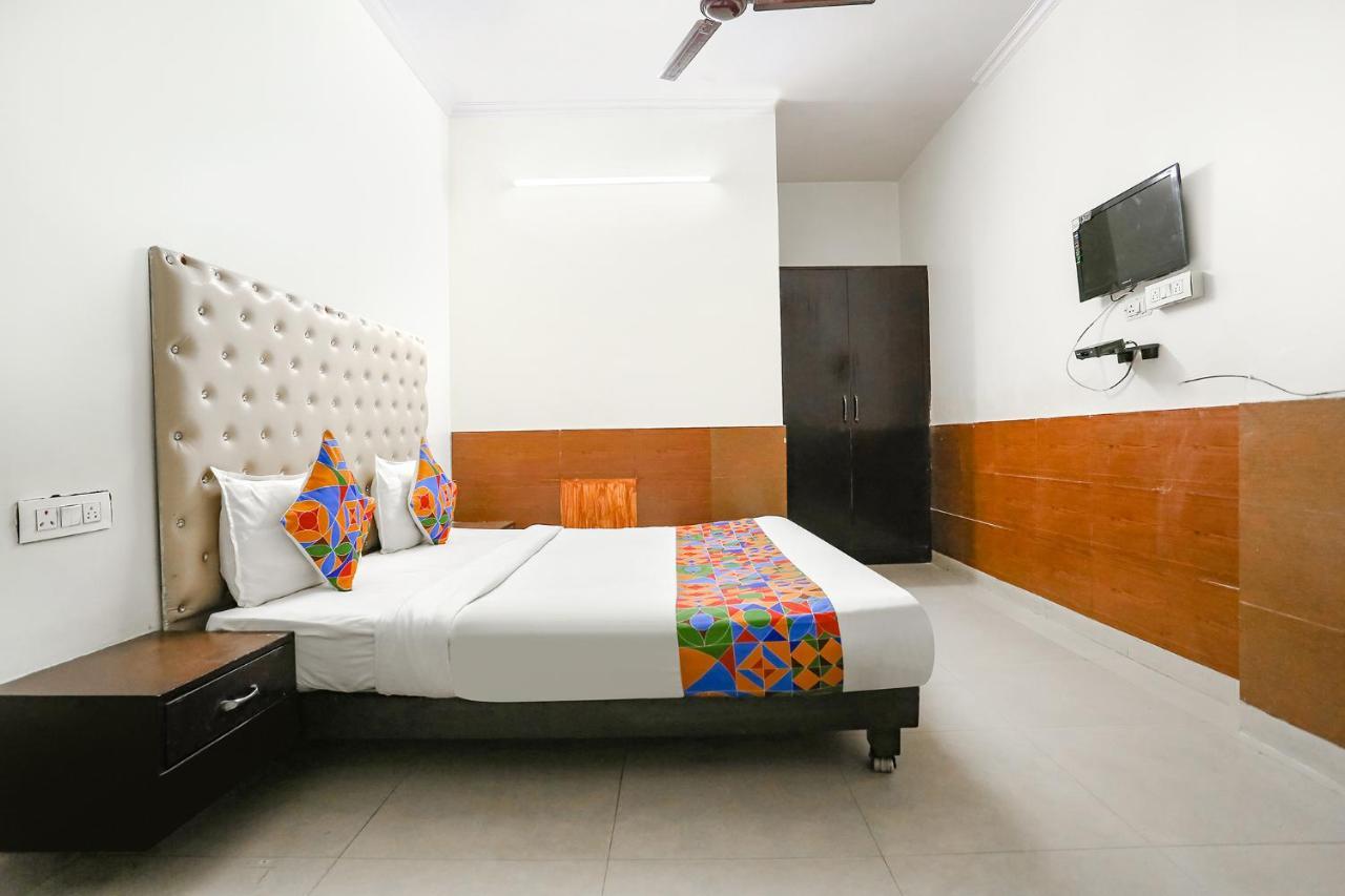 Fabhotel The Lazeez New Delhi Extérieur photo