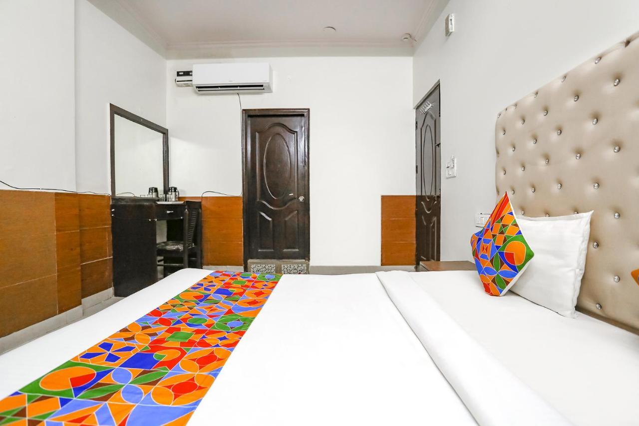 Fabhotel The Lazeez New Delhi Extérieur photo