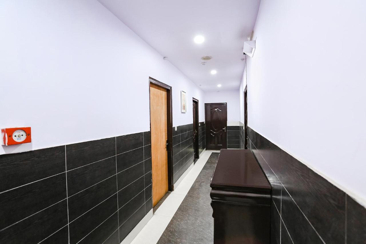 Fabhotel The Lazeez New Delhi Extérieur photo