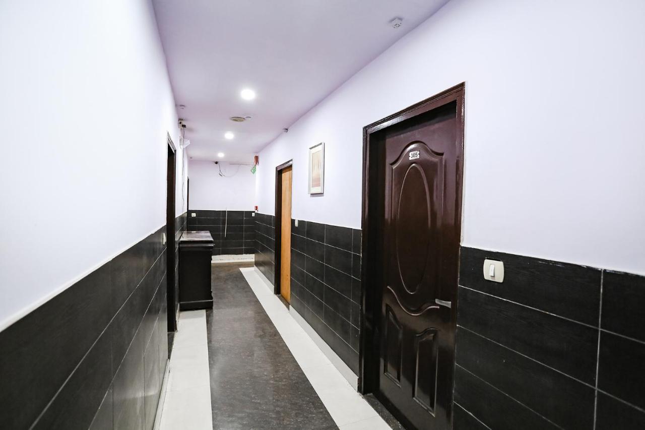 Fabhotel The Lazeez New Delhi Extérieur photo